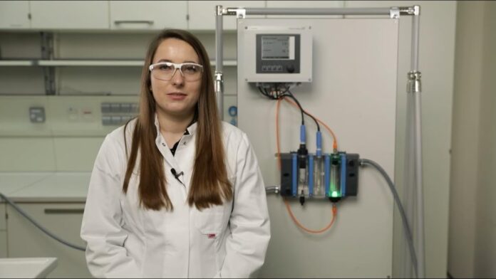 Cách Commission pH glass sensors thông qua sản phẩm CPS11E: Giải pháp hoàn hảo cho các kỹ sư tự động hóa và bảo trì