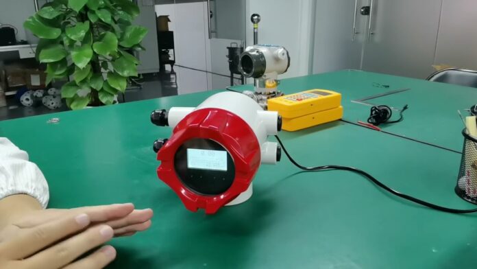 Tiêu đề: Giải pháp hoàn hảo cho việc đo lường trong phòng thí nghiệm – Electromagnetic Flow Meter